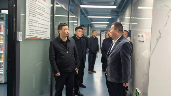 朱荣华调研数据标注产业发展情况