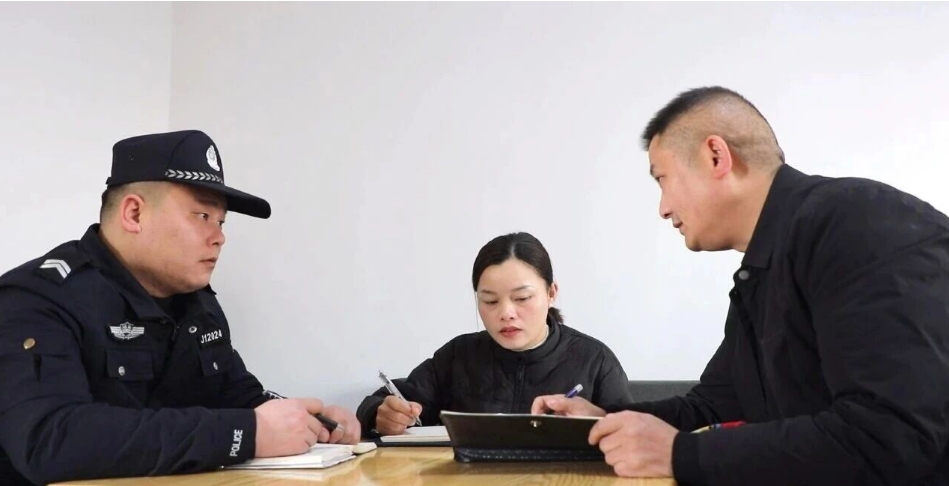 【代表委员风采】武陵区人大代表周平：网格“铁三角”中的民意纽带