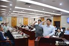 区人大常委会决定任命康少中同志为代理区长
